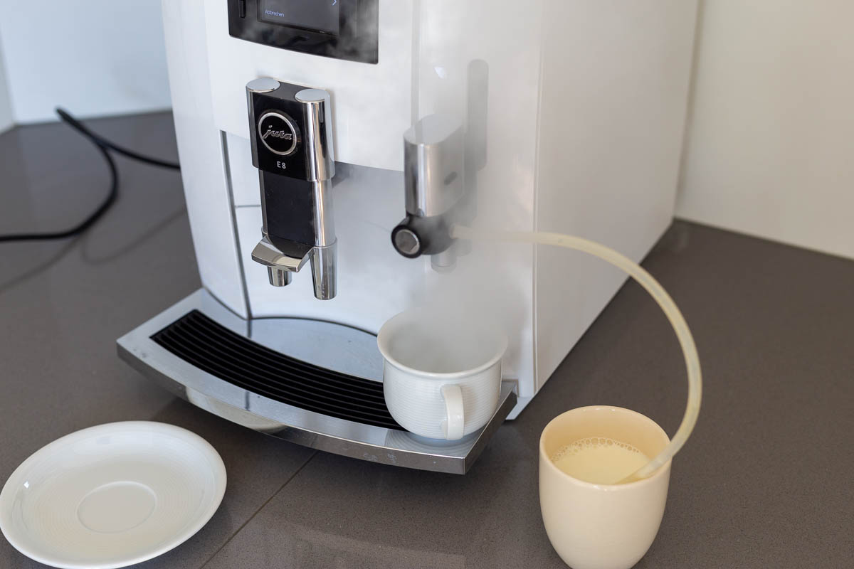 Touchpoint: Kaffeevollautomat – Aus der Milchdüse kommt nur heißer Dampf.